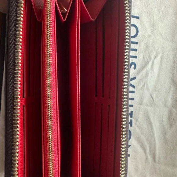 Authentic LV Zippy wallet. Limited holiday edition. - Picture 3 of 13